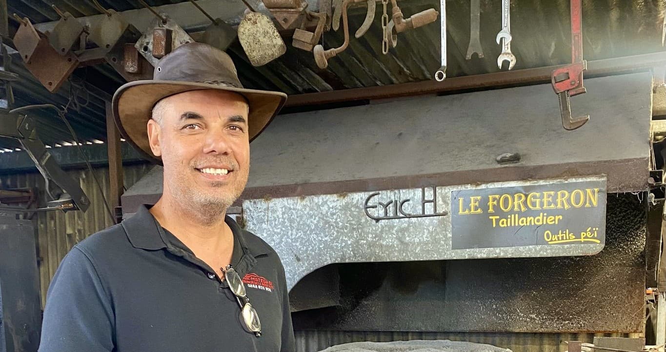 Éric, blacksmith and knife maker